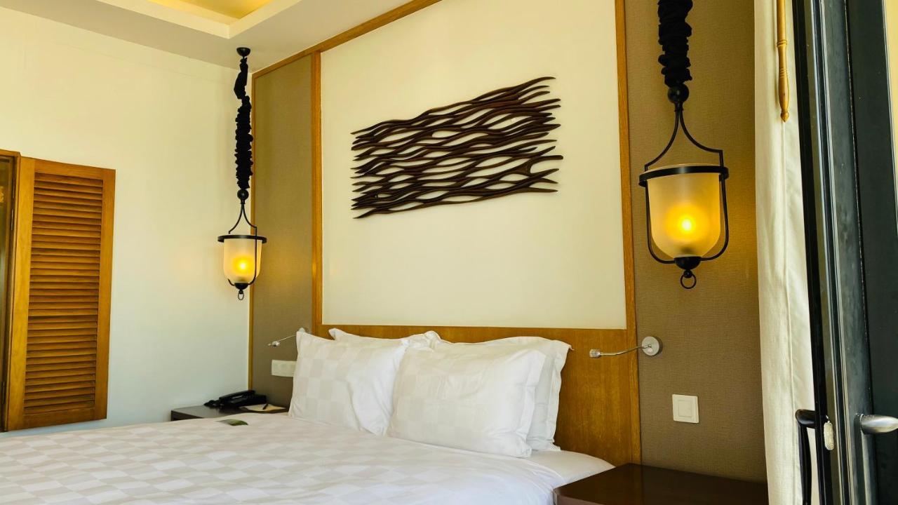Tanjung Rhu Resort Langkawi Exterior photo A bedroom at the resort