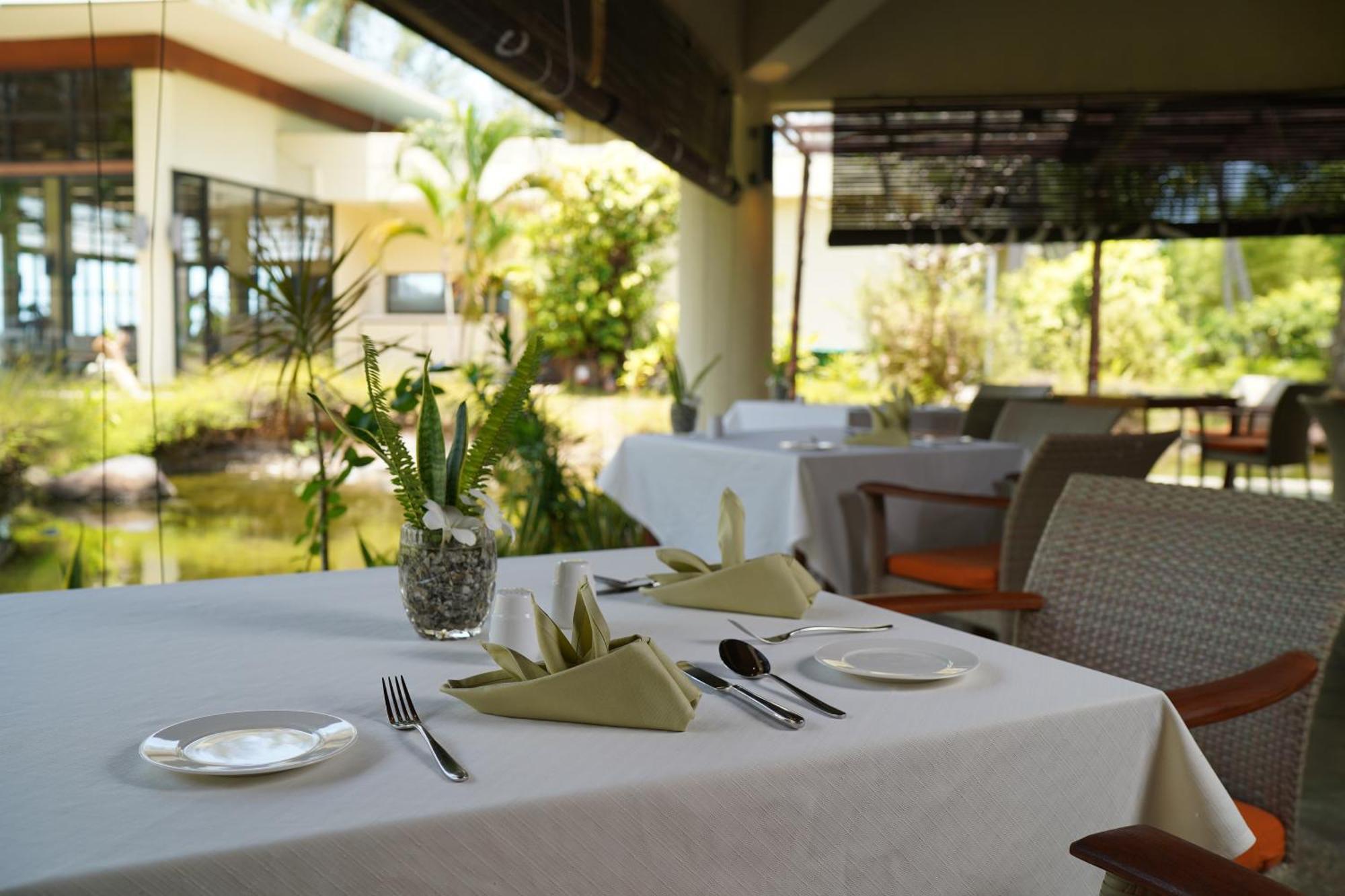 Tanjung Rhu Resort Langkawi Exterior photo The restaurant at the hotel